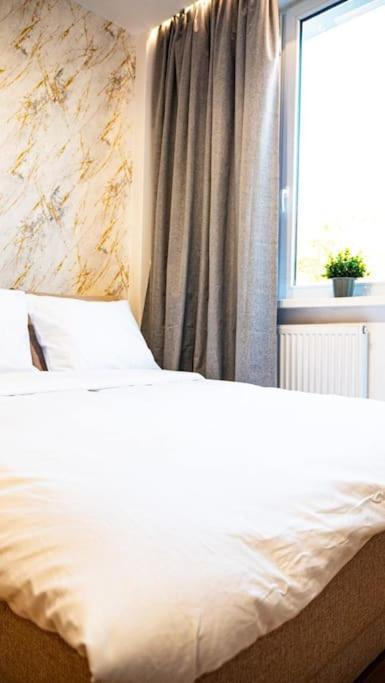 Funkcjonalne Blisko Przystankow Apartament